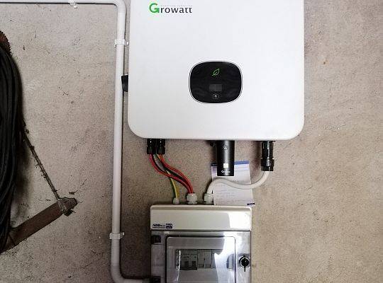 Instalacja paneli na prywatnej posesji w Półczynku